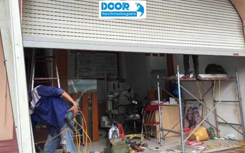 Các phụ kiện thường dùng cho cửa cuốn xuyên sáng