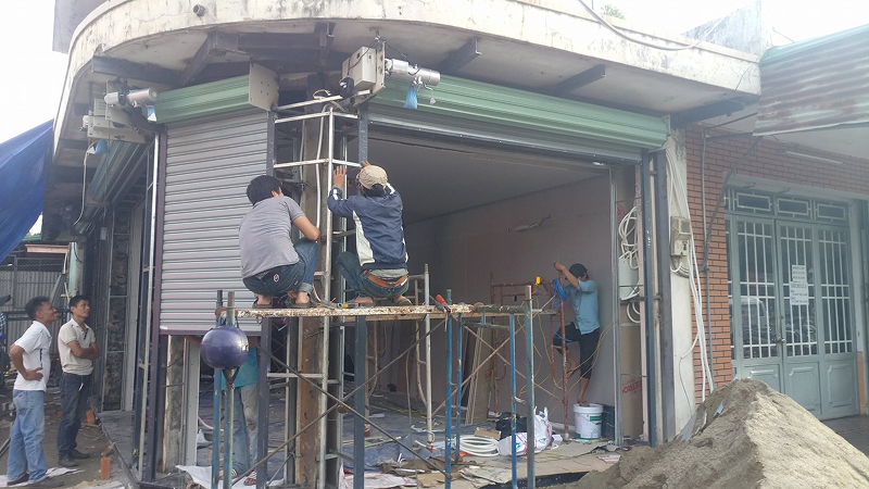 Cách phòng tránh cửa cuốn kẹt ray về sau
