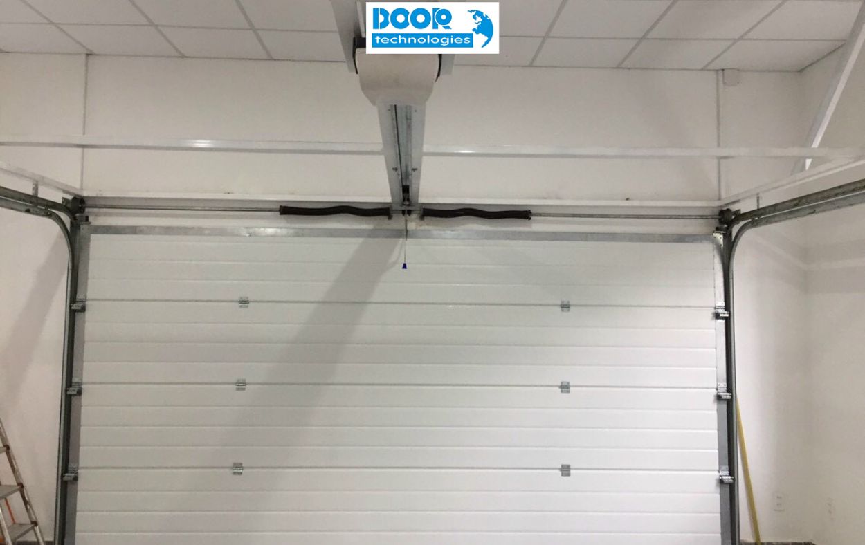 Cập nhật giá cửa cuốn trần austdoor chính hãng