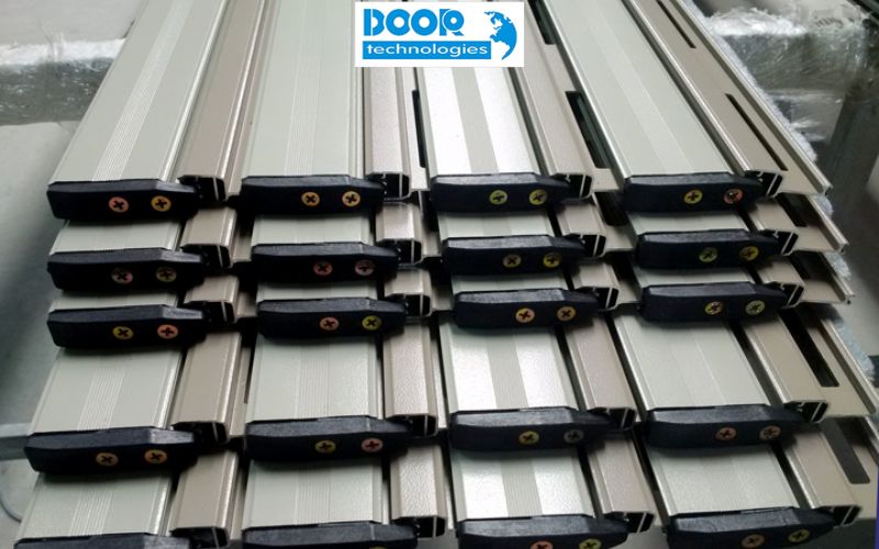 Chất liệu cấu thành cửa cuốn