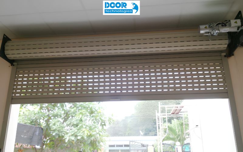 Cơ chế tự dừng và đảo chiều khi gặp vật cản