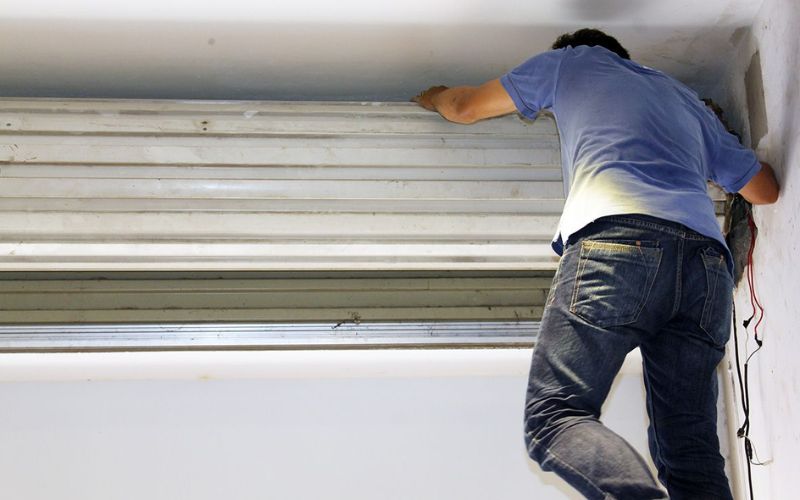 Cửa cuốn điện không hoạt động