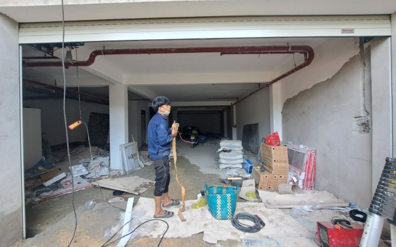 Lắp đặt cửa cuốn tầng hầm hiện đại, thẩm mỹ