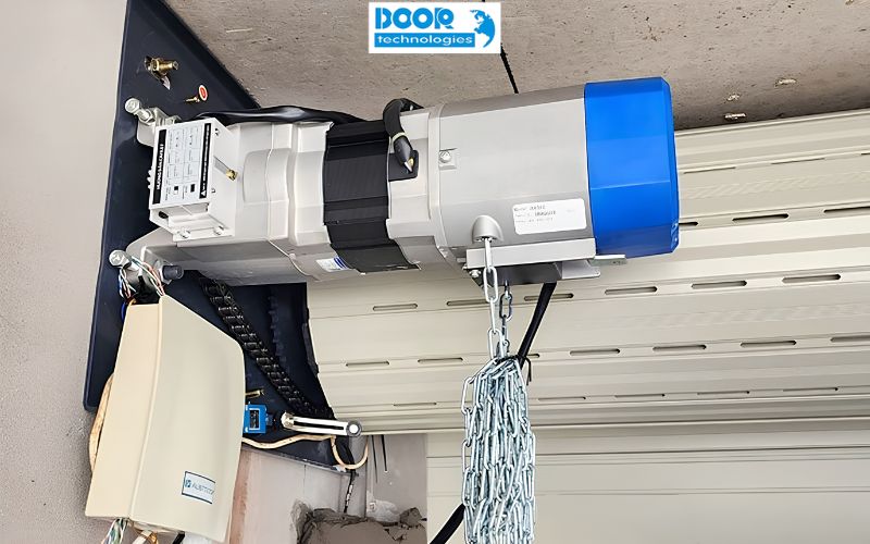 Motor cửa cuốn bị lỗi nên sửa hay thay mới?