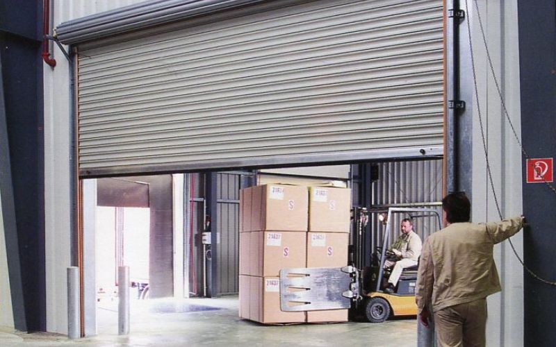 Những lưu ý quan trọng trong quy trình lắp đặt cửa cuốn