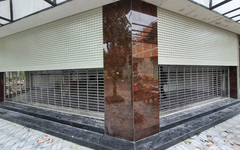 Tổng quan về quy trình lắp đặt cửa cuốn công nghiệp